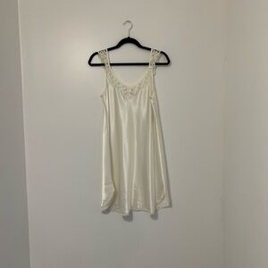 Oscar de la Renta Cream Satin Chemise